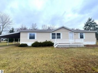 5928 W Randy Lane Weidman, MI 48893