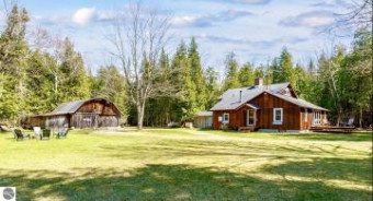 4894 N Lake Leelanau Drive Lake Leelanau, MI 49653