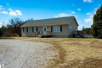 3598 S Good Harbor Trail Cedar, MI 49621