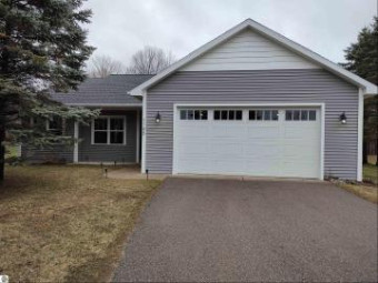 1145 South Ridge Court Traverse City, MI 49696