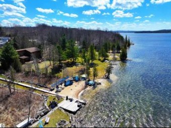 3475 S Stanley Street Lake Leelanau, MI 49653