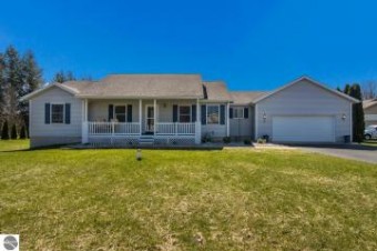 807 Clyde Lee Traverse City, MI 49696