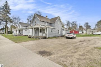 218 E River Street Cadillac, MI 49601