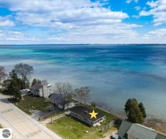 5615 Sw Bay Shore Drive Suttons Bay, MI 49682