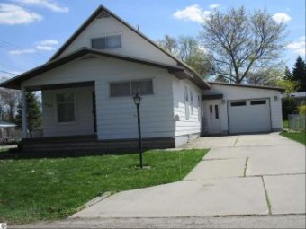 208 E Hillcrest Street Alma, MI 48801