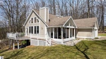 2205 N Birch Le Drive Lake Leelanau, MI 49653