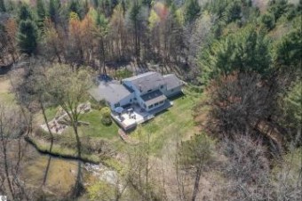 5842 W Bradford Road Shepherd, MI 48883