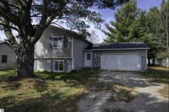 6246 Sunset Drive Lake Ann, MI 49650