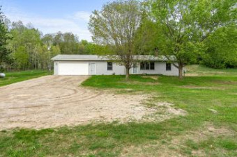 6557 Reams Road Alanson, MI 49706