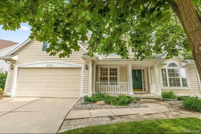 4779 Ridgeside Court Ann Arbor, MI 48105