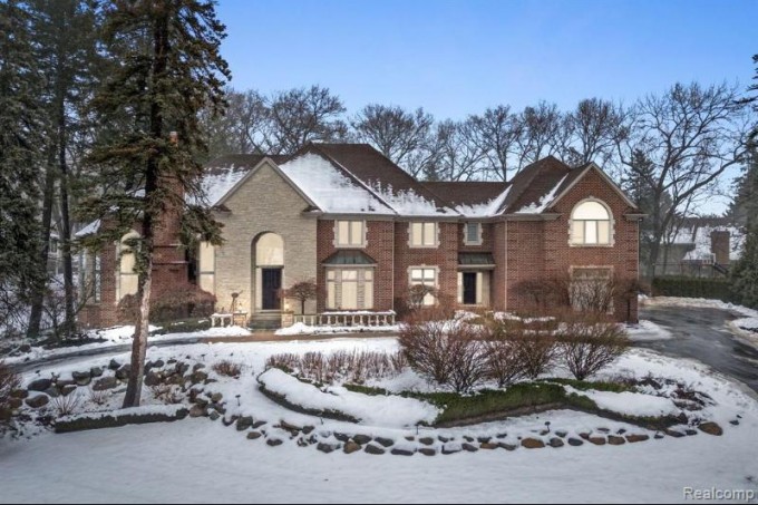 1408 Sodon Lake Drive Bloomfield Hills, MI 48302