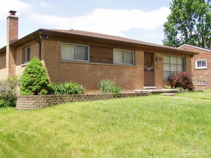 1456 Borgstrom Ypsilanti, MI 48198