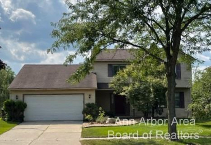 624 Burr Oak Drive Ann Arbor, MI 48103