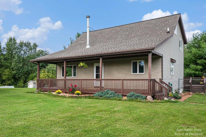 4323 Winsted Lane Stockbridge, MI 49285