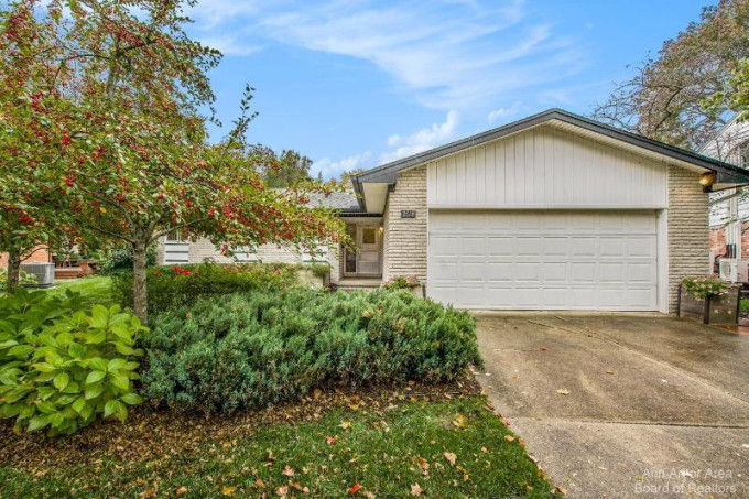 2618 Page Court Ann Arbor, MI 48104