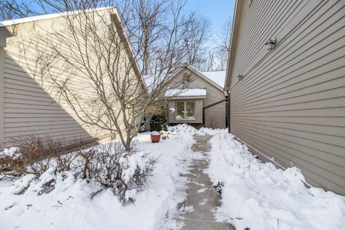 4626 Cottonwood Drive Ann Arbor, MI 48108