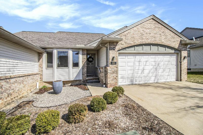 595 Sycamore Circle Saline, MI 48176