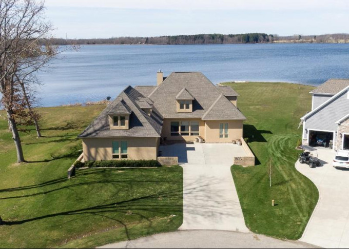 1899 Suncrest Drive Grass Lake, MI 49240