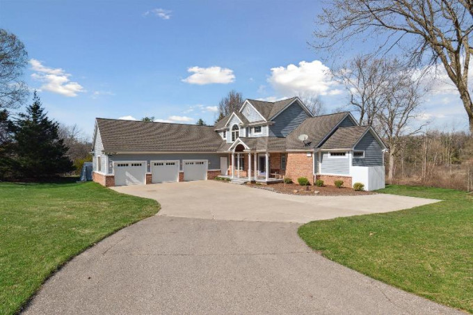 8115 Stonehedge Road Chelsea, MI 48118