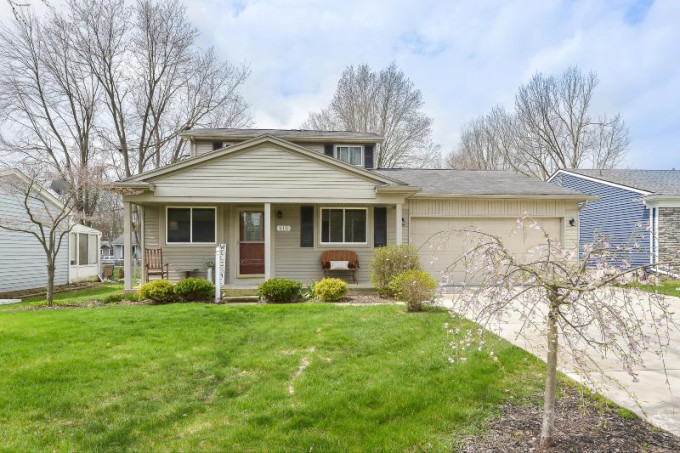 615 Wellington Drive South Lyon, MI 48178