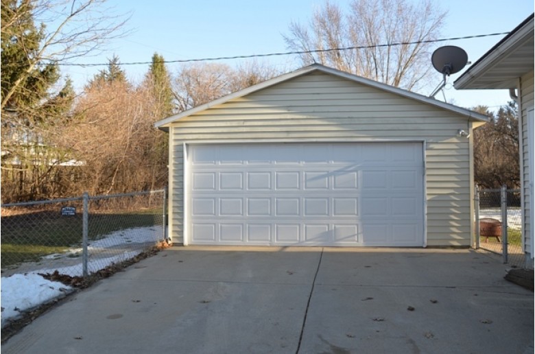 5 Dorton Cir Madison, WI 53704 by First Weber Real Estate $184,900