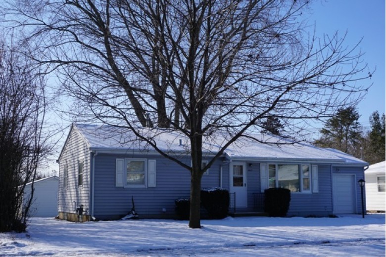 6829 Cooper Ave Middleton, WI 53562 by First Weber Real Estate $219,500