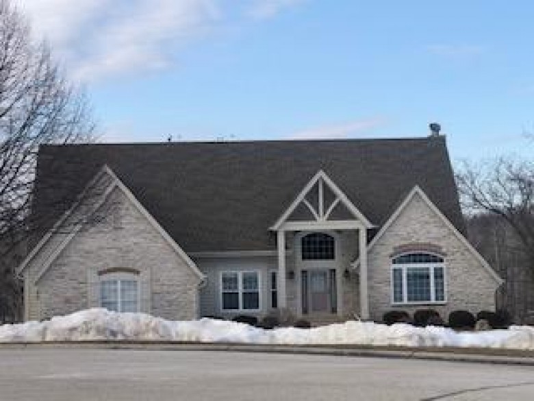 N46W28728 Willow Brook Ct, Hartland, WI by Berkshire Hathaway Hs Lake Country $555,000