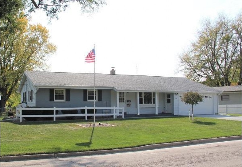 326 Rogers St Fort Atkinson, WI 53538 by Wayne Hayes Real Estate Llc $240,000