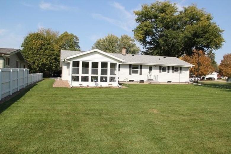 326 Rogers St Fort Atkinson, WI 53538 by Wayne Hayes Real Estate Llc $240,000