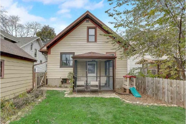 141 Corry St, Madison, WI by Realty Executives Cooper Spransy $335,000