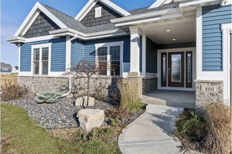 800 Ronald Overlook Waunakee, WI 53597 by Mhb Real Estate $584,500