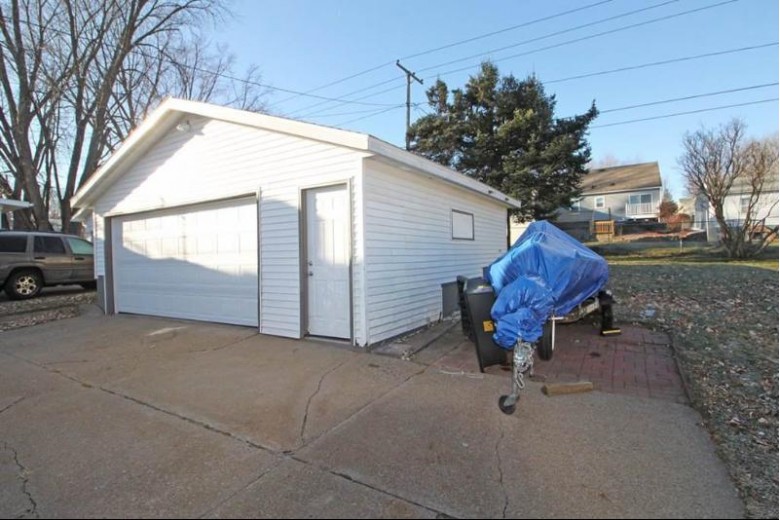 228 N 9th Avenue, Wausau, WI by Coldwell Banker Action $124,900