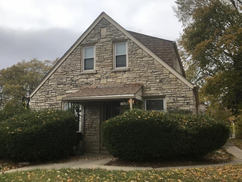 5922 W Roosevelt Dr Milwaukee, WI 53216-3160 by Ogden & Company, Inc. $128,900
