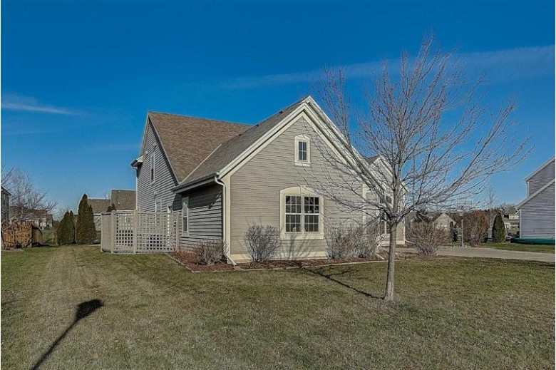 608 Prairie Hill Ave Mukwonago, WI 53149-8932 by Re/Max Market Place $437,900