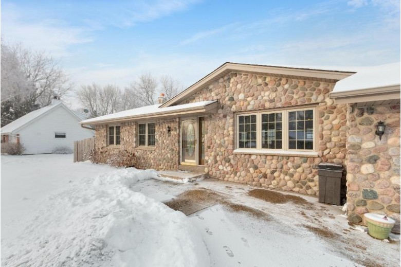 404 Renee St, Burlington, WI by Re/Max Realty Pros~milwaukee $289,900
