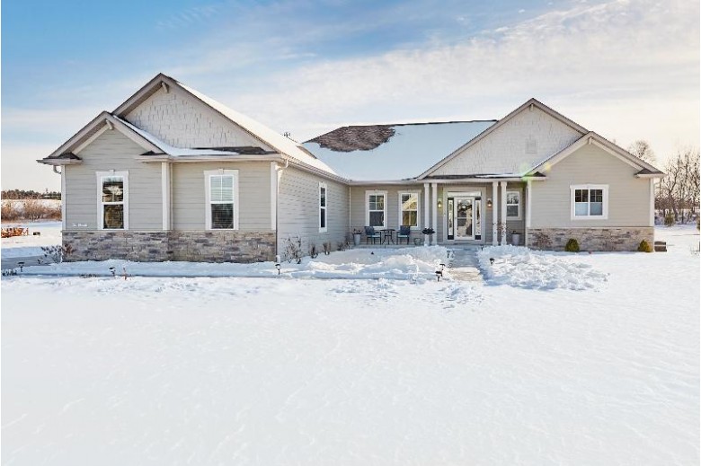 N68W27749 Steepleview Ln, Hartland, WI by M3 Realty $559,900