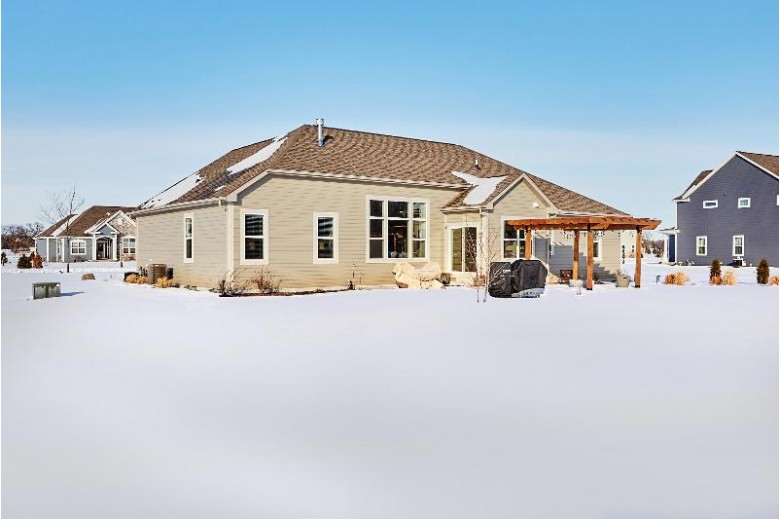 N68W27749 Steepleview Ln Hartland, WI 53029-8692 by M3 Realty $559,900