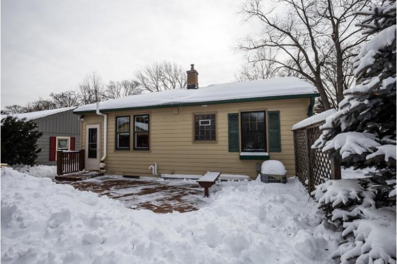 7722 W Wright ST Wauwatosa, WI 53213 by Keller Williams Realty-Milwaukee North Shore $219,000
