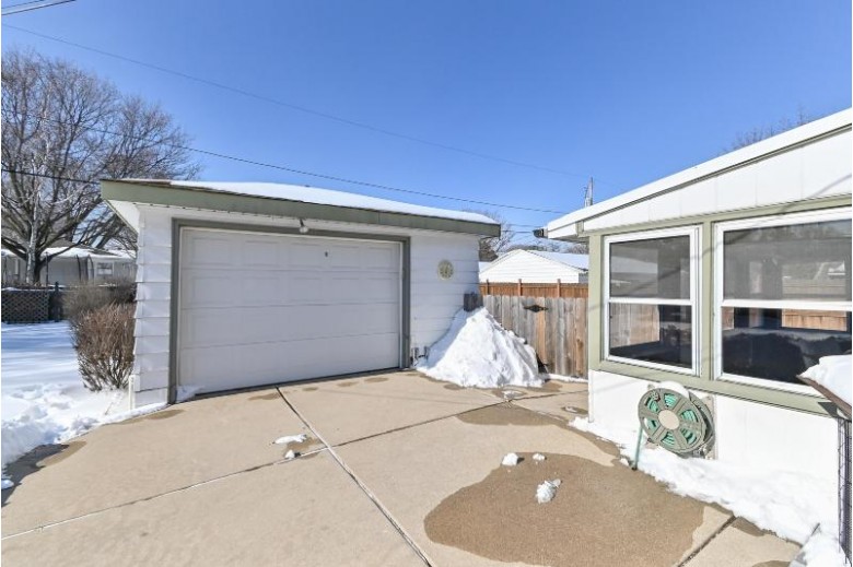 911 S 121st St West Allis, WI 53214-2006 by First Weber Real Estate $189,900