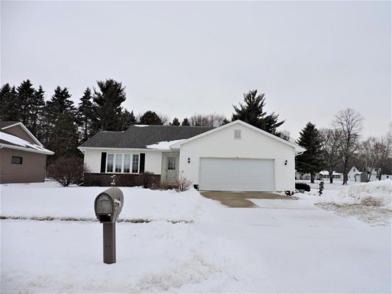 20 Rolling Green Circle, Oshkosh, WI by Coldwell Banker Real Estate Group $224,900