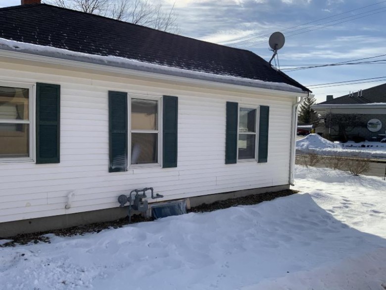 709 Palmyra St Sullivan, WI 53178-9608 by Coldwell Banker Realty $131,000
