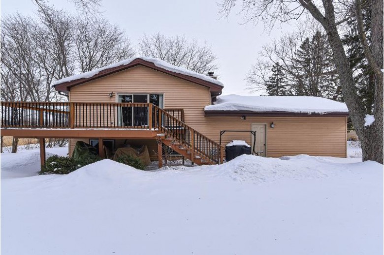 945 Alfred St Brookfield, WI 53005-7101 by Mierow Realty $375,000