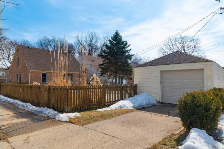 2979 N 79th St, Milwaukee, WI by Firefly Real Estate, Llc $229,000