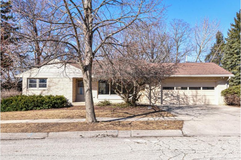 5509 Brandon St Greendale, WI 53129-1368 by Coldwell Banker Homesale Realty - Wauwatosa $289,900