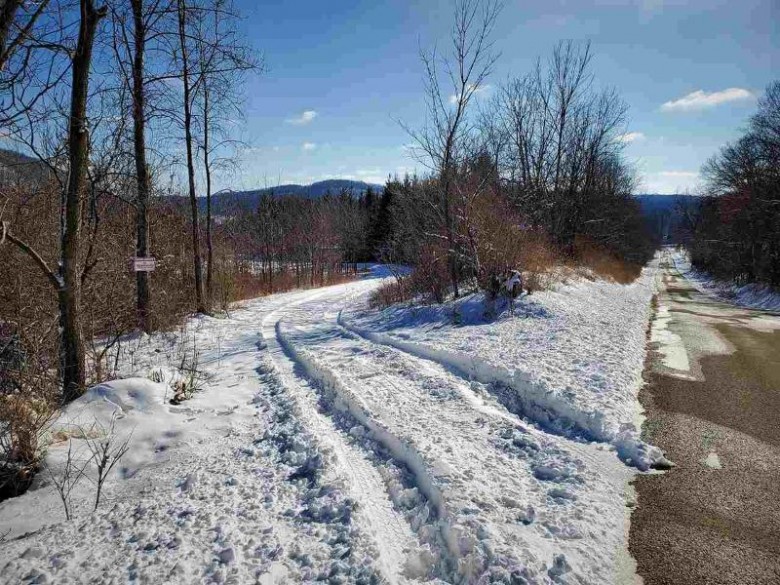 32 +/- AC W River Rd Viola, WI 54664-5800 by Century 21 Affiliated $185,000