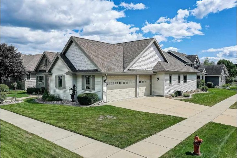1508 Kentlands Ct Waunakee, WI 53597 by Re/Max Preferred $550,000