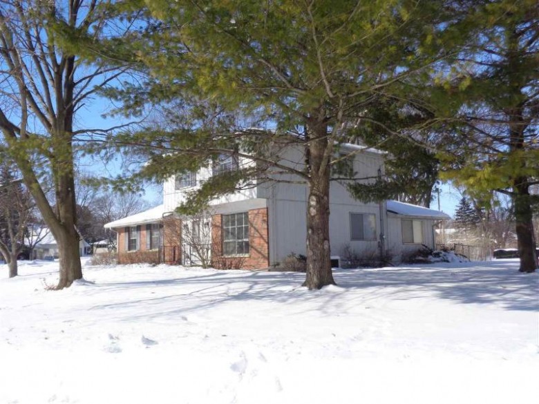 141 Dana Dr, Beaver Dam, WI by Clear Choice Real Estate Services, Llc $193,000
