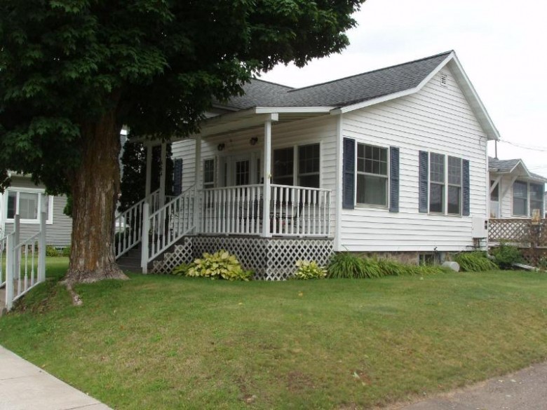 464 Division St Park Falls, WI 54552 by Birchland Realty, Inc - Park Falls $59,900