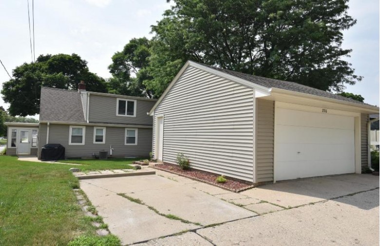 2926 N 92nd St Milwaukee, WI 53222-4501 by Homeowners Concept $249,900