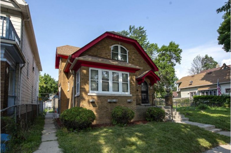 1041 S 20th St Milwaukee, WI 53204-2053 by First Weber Real Estate $150,000